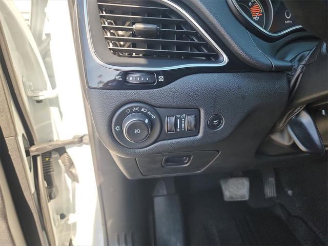 used 2023 Jeep Cherokee car, priced at $26,444