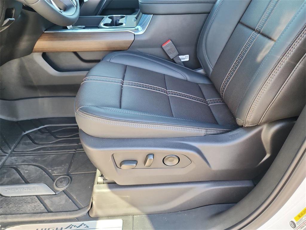 new 2025 Chevrolet Silverado 3500 car, priced at $87,777