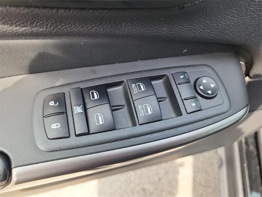 used 2022 Jeep Cherokee car, priced at $20,834