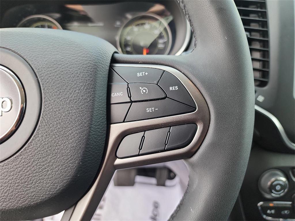 used 2022 Jeep Cherokee car, priced at $20,834