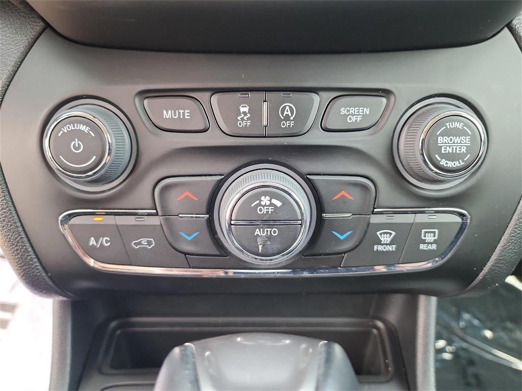used 2022 Jeep Cherokee car, priced at $20,834