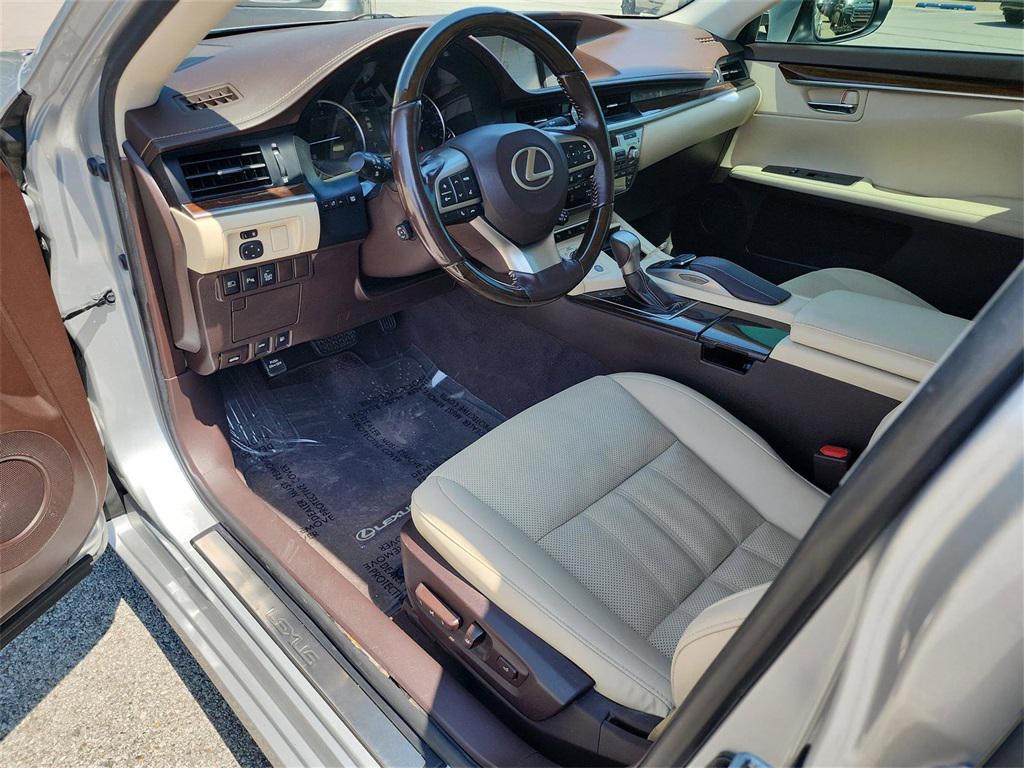 used 2017 Lexus ES 350 car, priced at $16,895