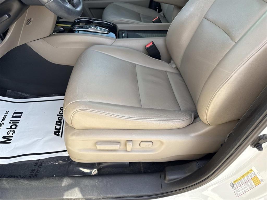 used 2022 Honda Pilot car, priced at $29,474