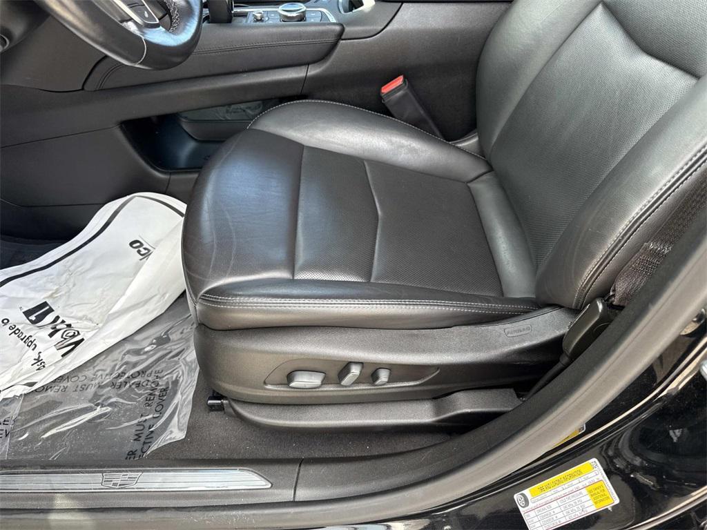 used 2023 Cadillac XT5 car, priced at $29,752