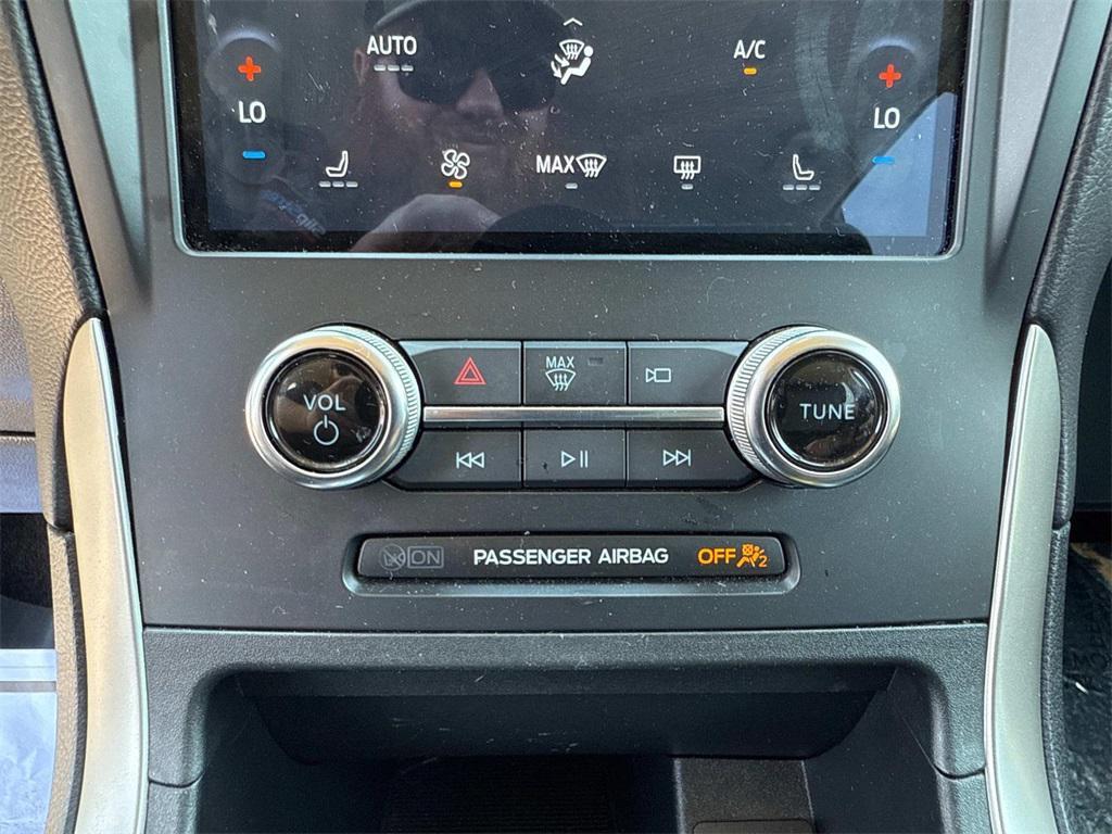 used 2024 Ford Edge car, priced at $24,919