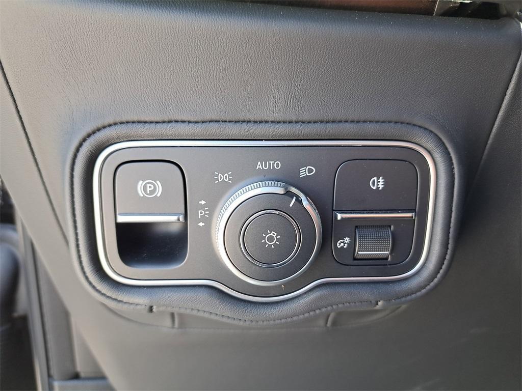 used 2025 Mercedes-Benz AMG G 63 car, priced at $235,990