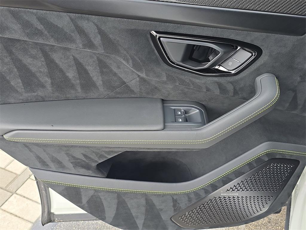 used 2023 Lamborghini Urus car, priced at $288,880