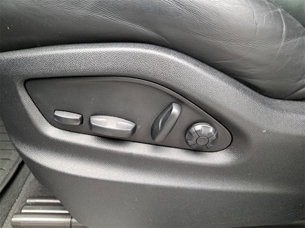 used 2023 Porsche Cayenne car, priced at $82,990