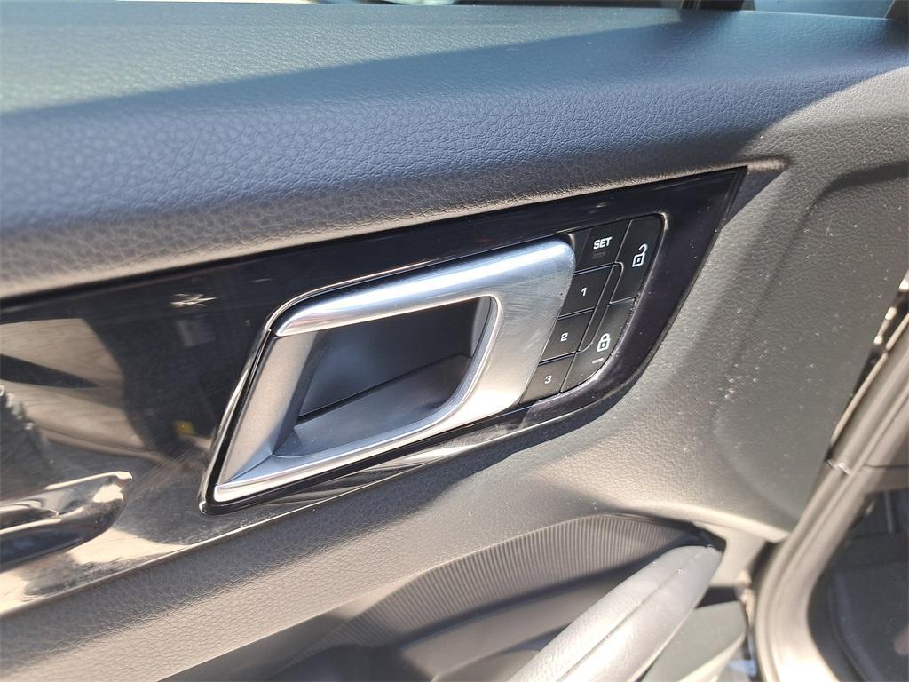 used 2023 Porsche Cayenne car, priced at $79,890