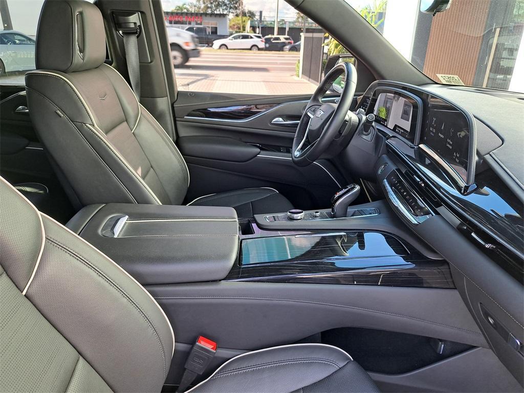used 2024 Cadillac Escalade ESV car, priced at $88,890