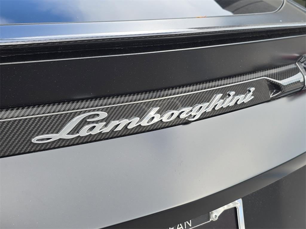 used 2022 Lamborghini Urus car, priced at $238,990