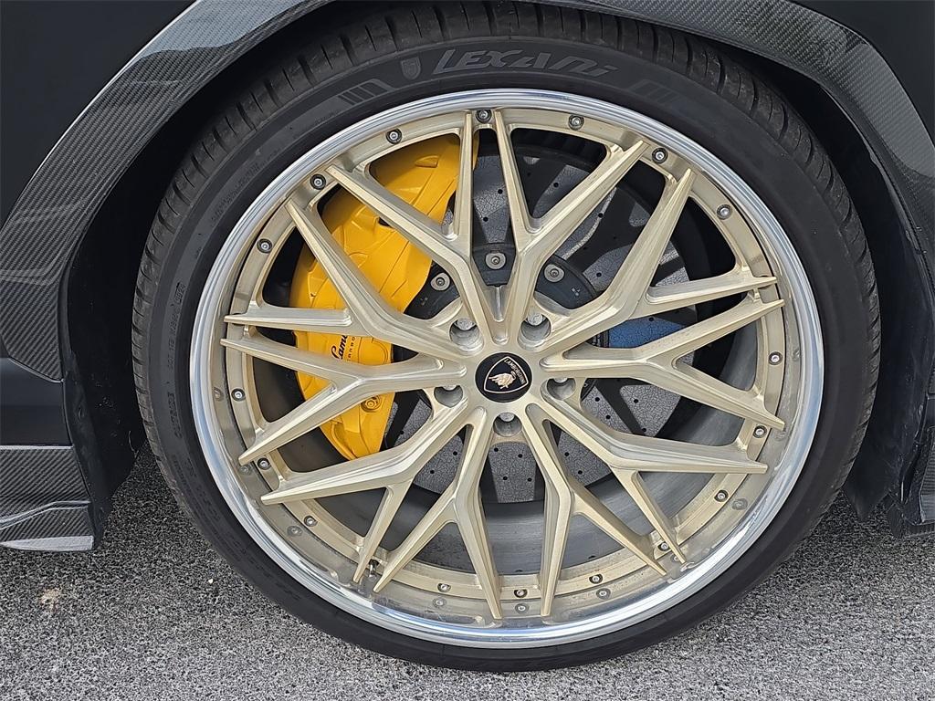 used 2022 Lamborghini Urus car, priced at $238,990