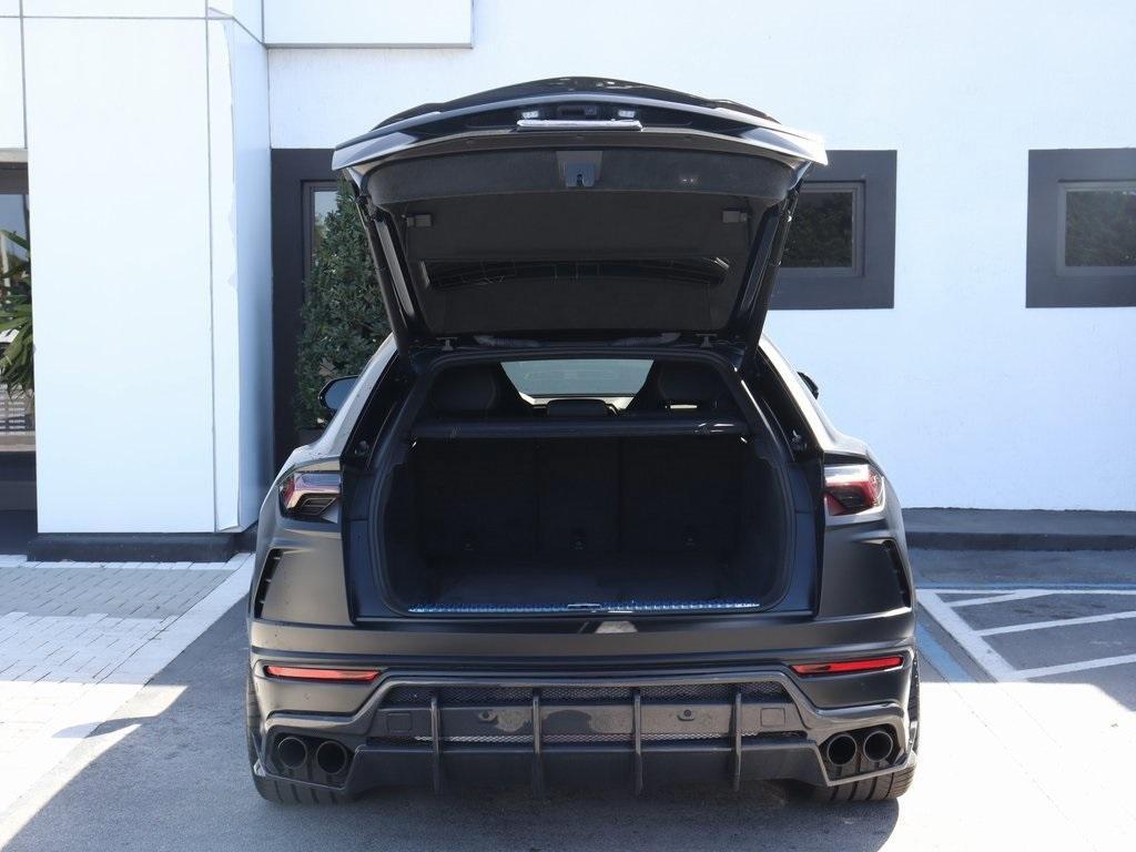 used 2022 Lamborghini Urus car, priced at $255,990