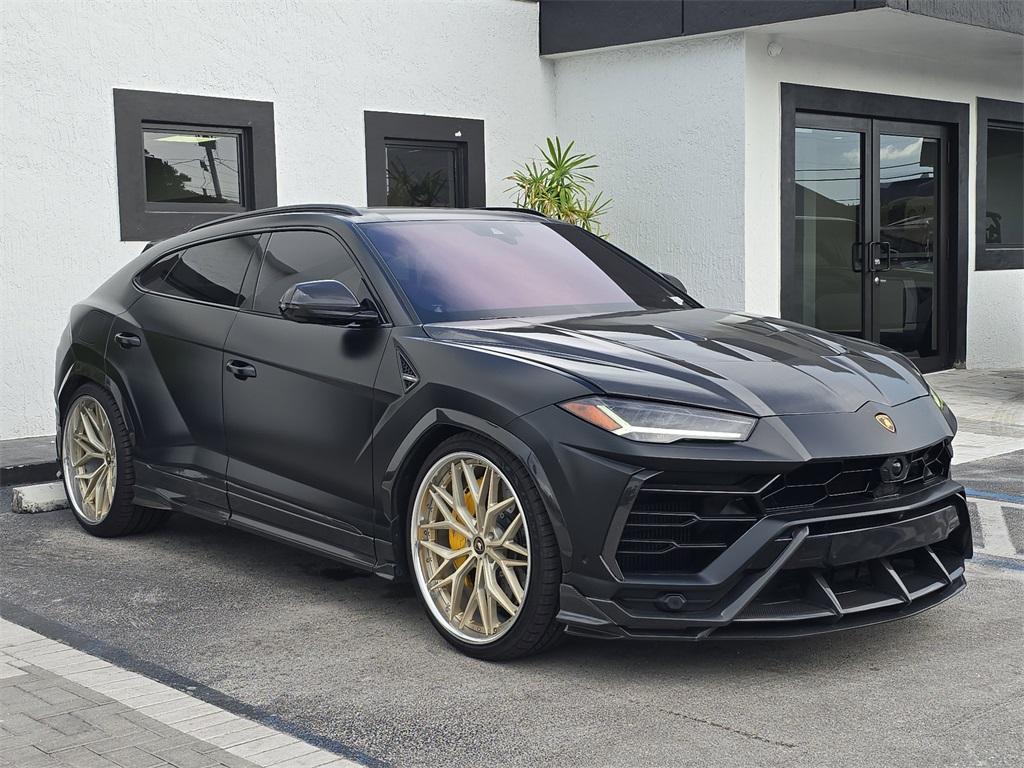 used 2022 Lamborghini Urus car, priced at $238,990