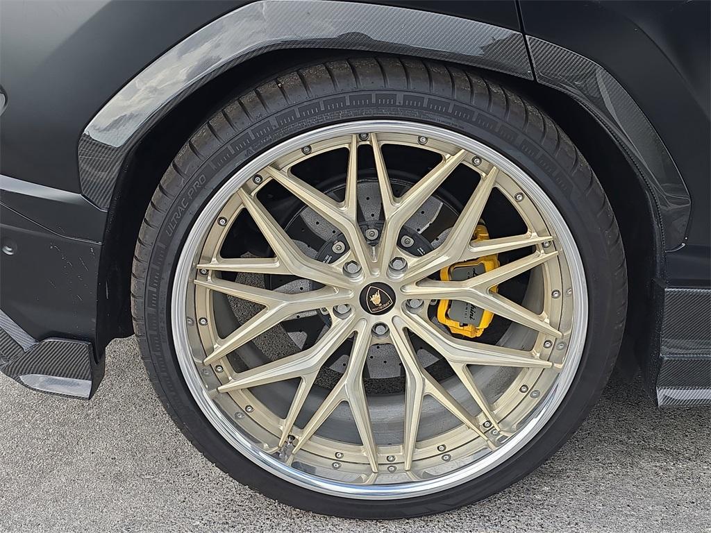 used 2022 Lamborghini Urus car, priced at $238,990