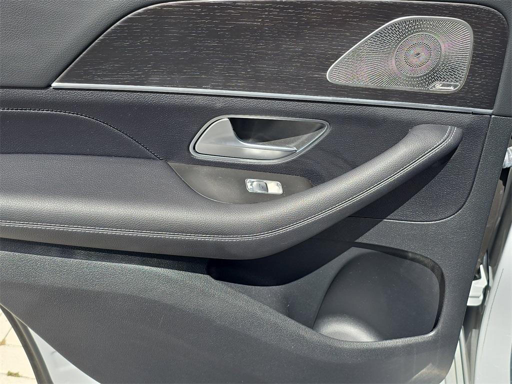 used 2024 Mercedes-Benz GLE 450 Plug-In Hybrid car, priced at $61,990