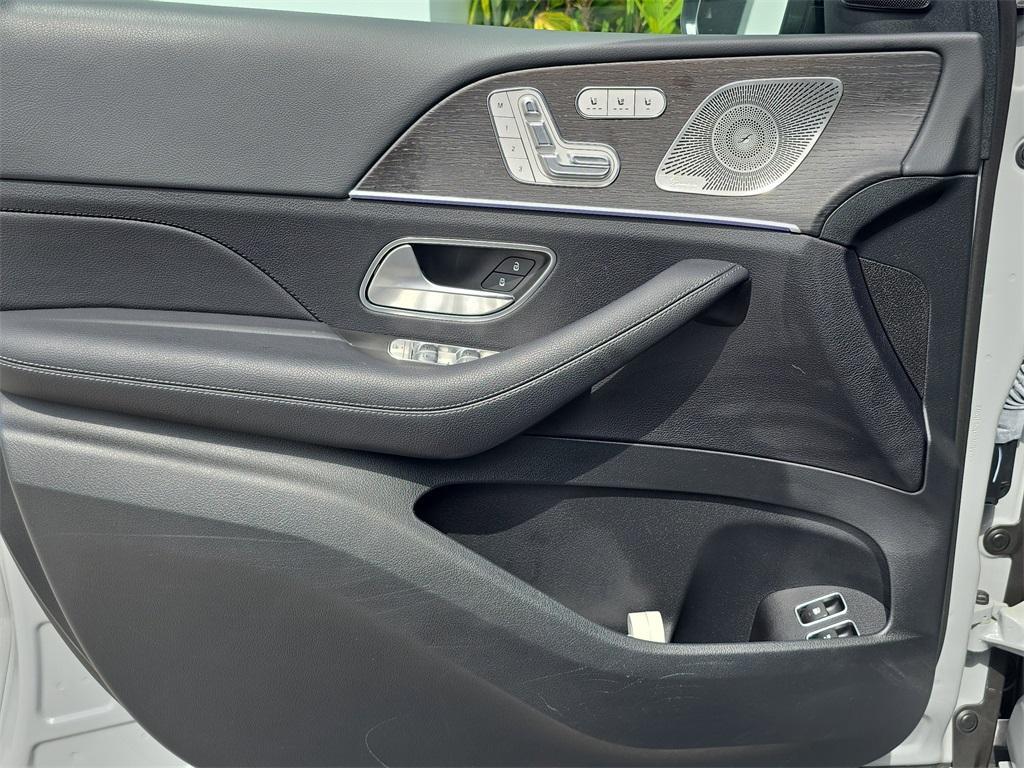 used 2024 Mercedes-Benz GLE 450 Plug-In Hybrid car, priced at $61,990