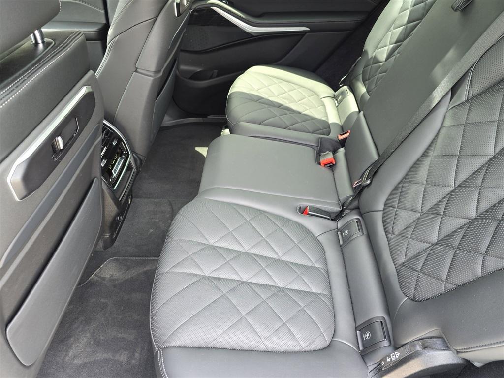 used 2025 BMW X7 car, priced at $76,990