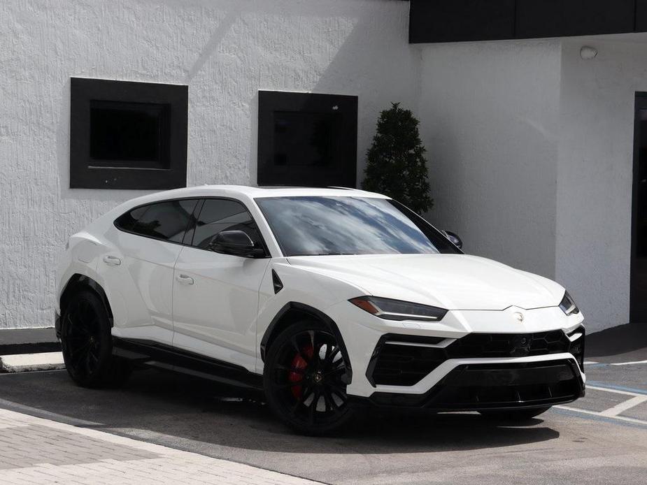 used 2022 Lamborghini Urus car, priced at $219,990