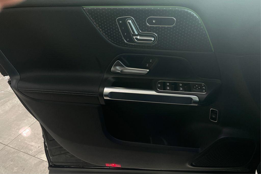 new 2025 Mercedes-Benz GLB 250 car, priced at $51,095