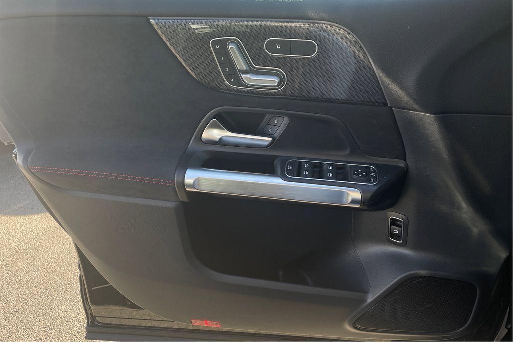 new 2024 Mercedes-Benz GLB 250 car, priced at $49,430