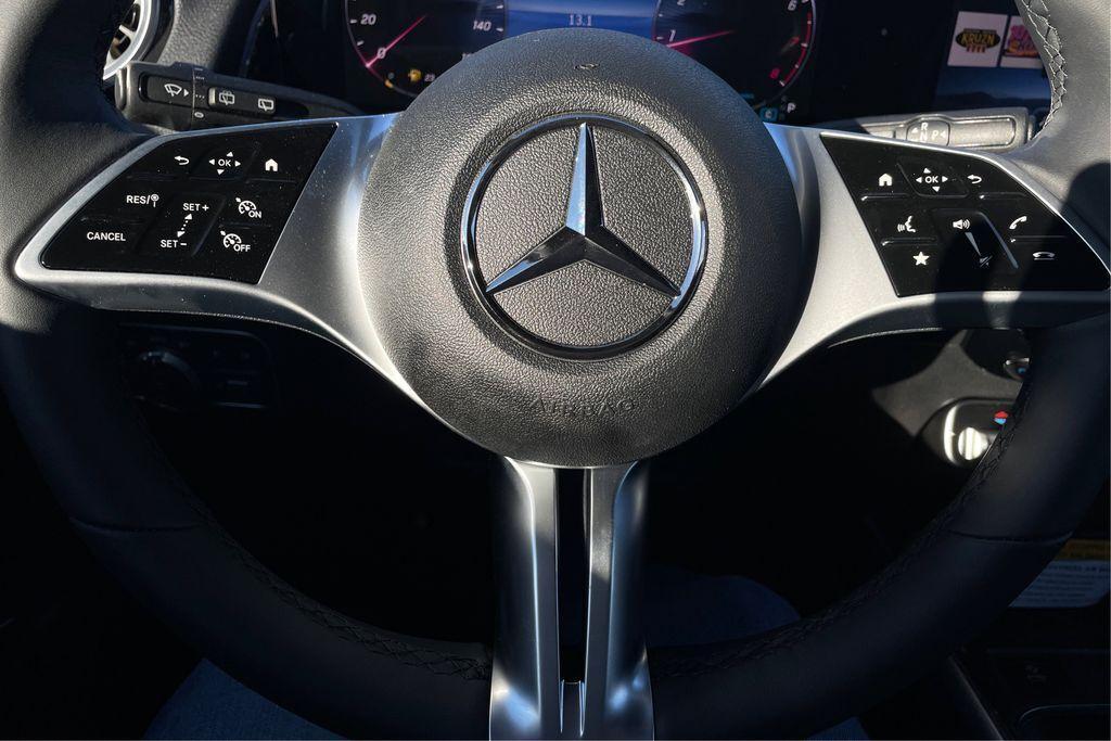 new 2025 Mercedes-Benz GLB 250 car, priced at $52,295