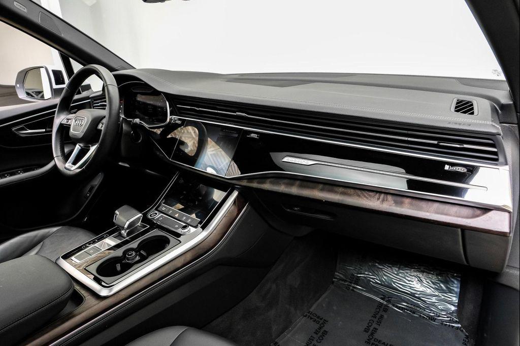 used 2024 Audi Q7 car, priced at $40,995