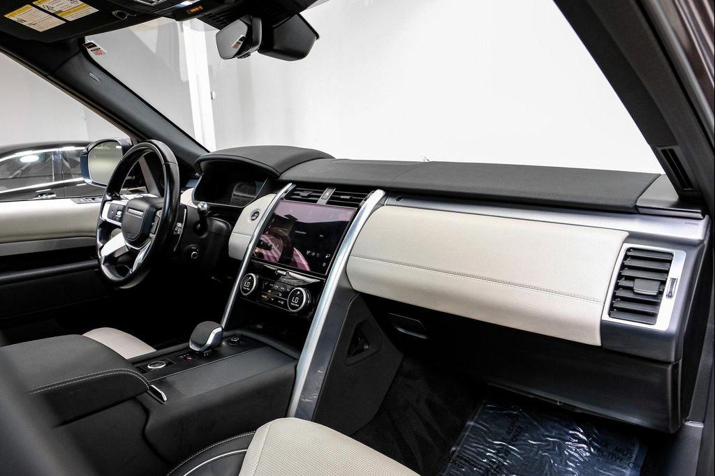 used 2022 Land Rover Discovery car, priced at $40,727