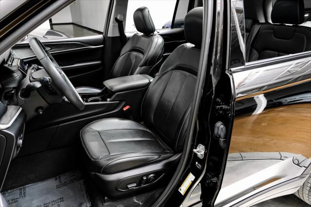 used 2022 Jeep Grand Cherokee car, priced at $33,995