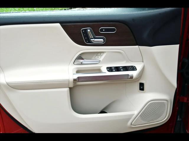 used 2022 Mercedes-Benz GLB 250 car, priced at $25,900