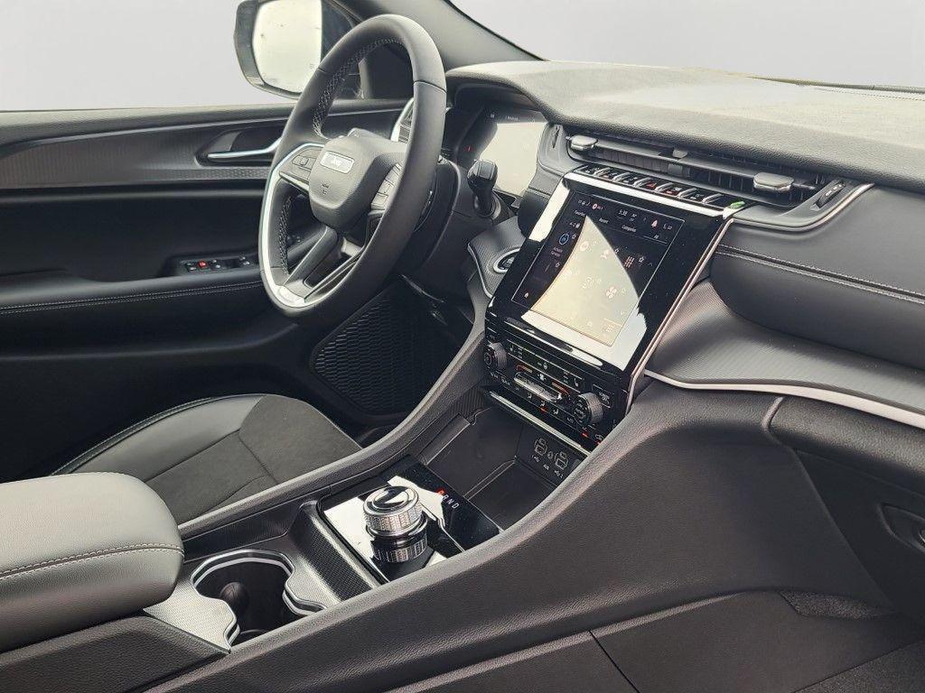 new 2025 Jeep Grand Cherokee L car, priced at $43,543