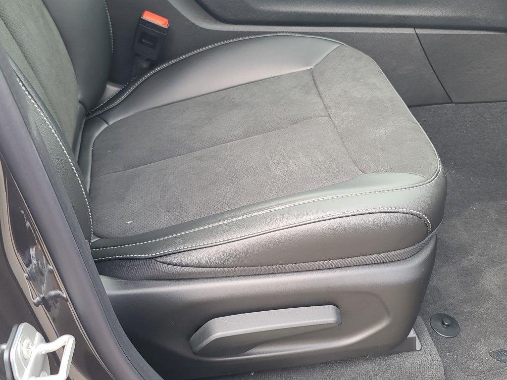 new 2025 Jeep Grand Cherokee L car, priced at $43,543