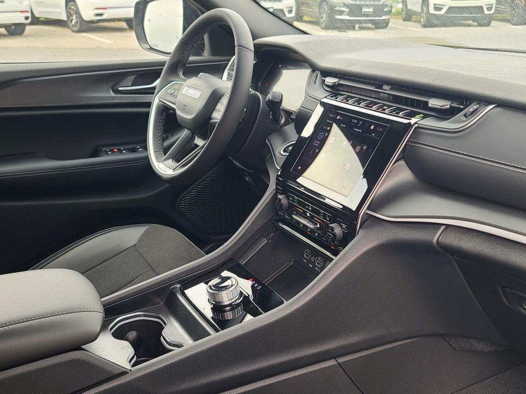 new 2025 Jeep Grand Cherokee L car, priced at $43,543