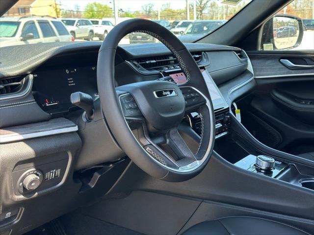 new 2025 Jeep Grand Cherokee car, priced at $50,121