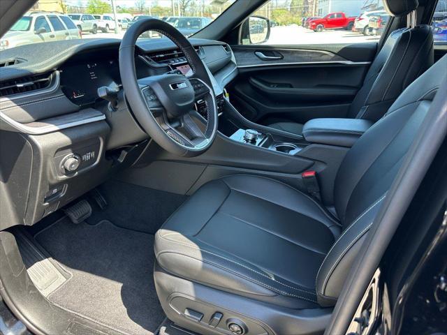 new 2025 Jeep Grand Cherokee car, priced at $50,121