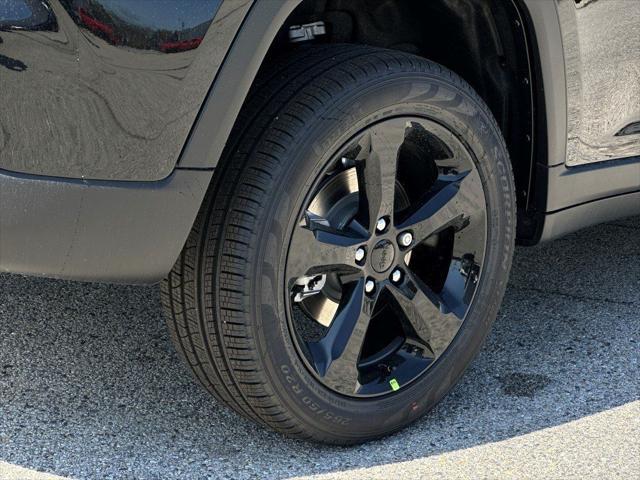 new 2025 Jeep Grand Cherokee car, priced at $50,121