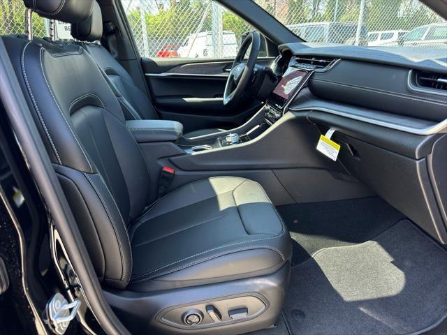 new 2025 Jeep Grand Cherokee car, priced at $50,121