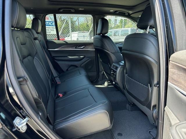 new 2025 Jeep Grand Cherokee car, priced at $50,121