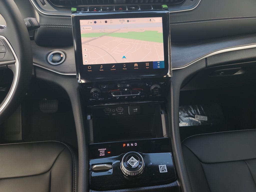 new 2025 Jeep Grand Cherokee car, priced at $44,719