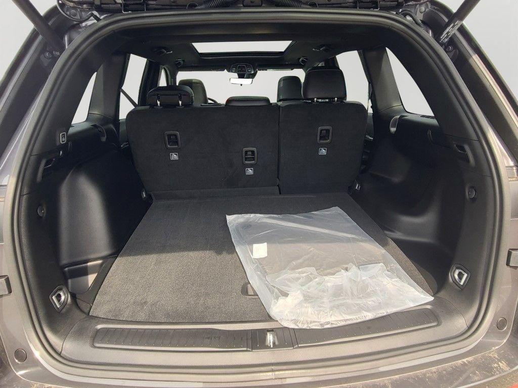 new 2025 Jeep Grand Cherokee car, priced at $45,255