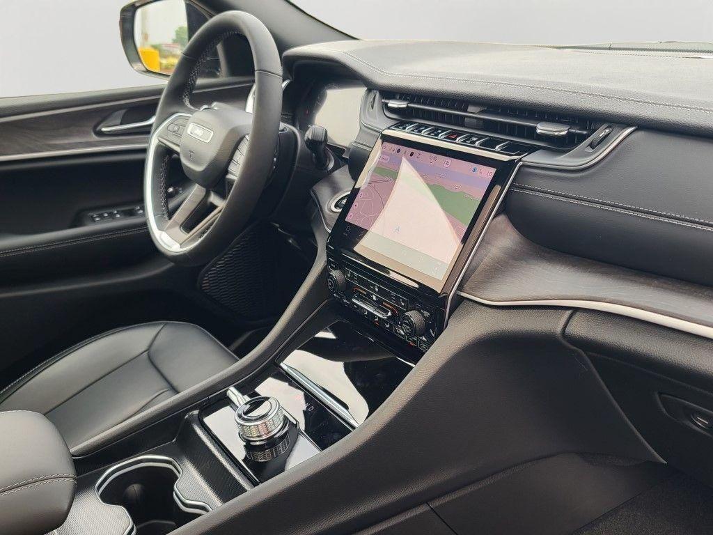 new 2025 Jeep Grand Cherokee car, priced at $45,255
