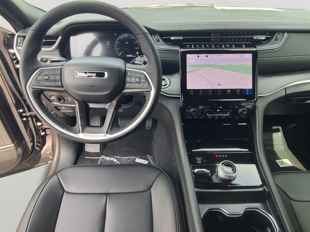 new 2025 Jeep Grand Cherokee car, priced at $45,255