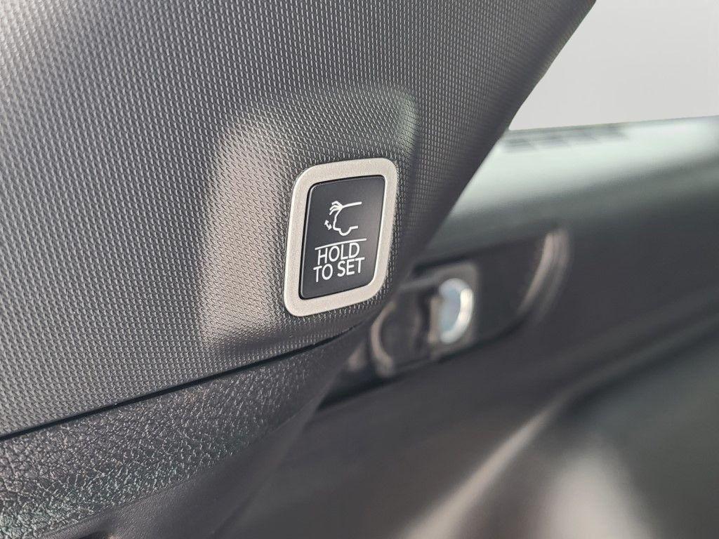 new 2025 Jeep Grand Cherokee car, priced at $45,255