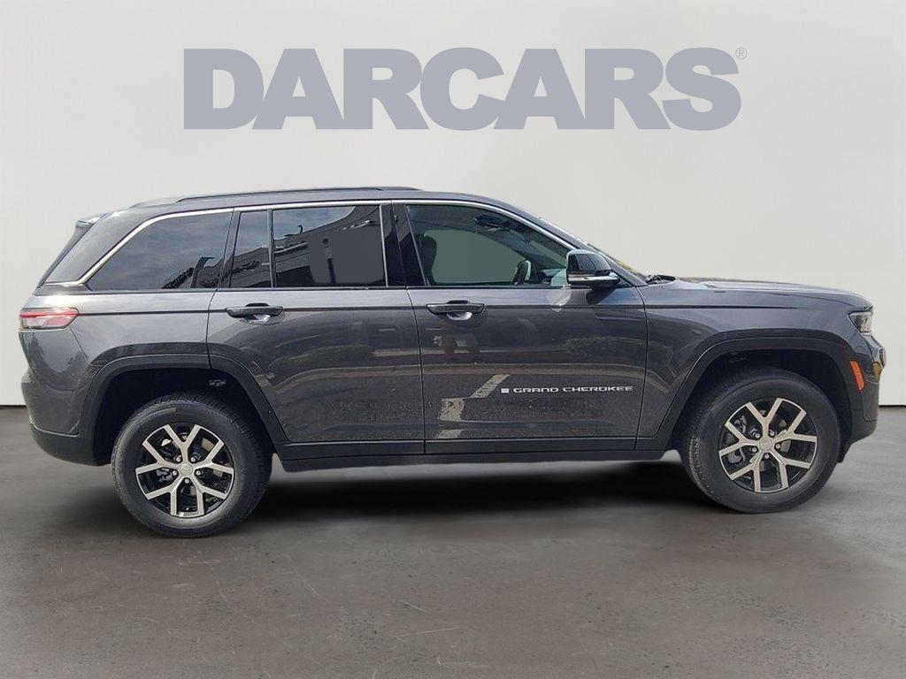 new 2025 Jeep Grand Cherokee car, priced at $45,255