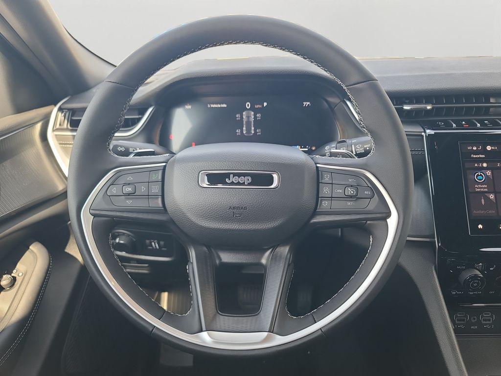 new 2025 Jeep Grand Cherokee car, priced at $40,552