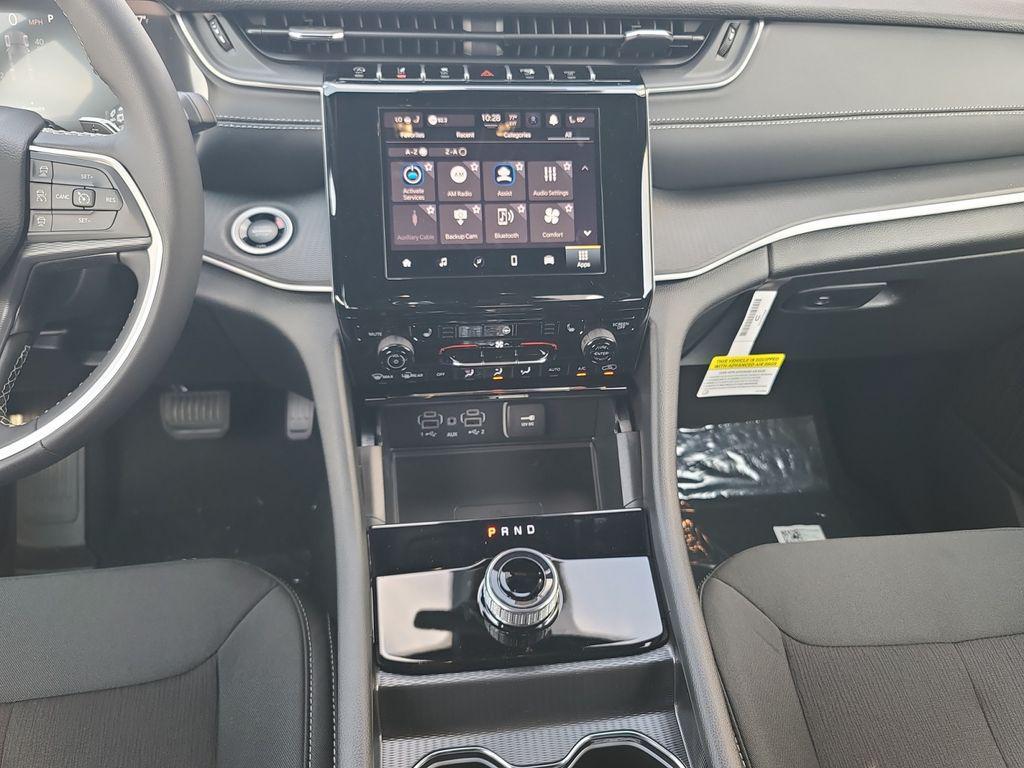 new 2025 Jeep Grand Cherokee car, priced at $40,552
