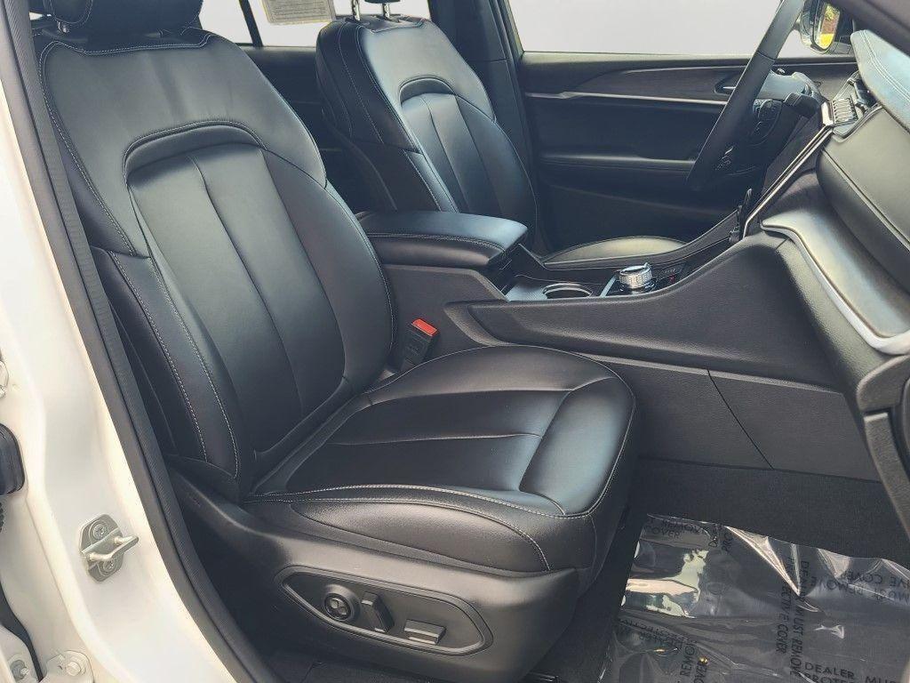 used 2024 Jeep Grand Cherokee car, priced at $35,500