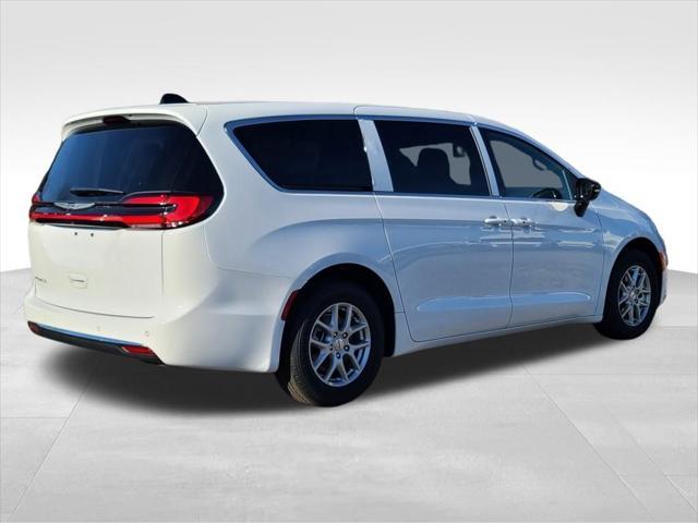 new 2025 Chrysler Pacifica car, priced at $39,995