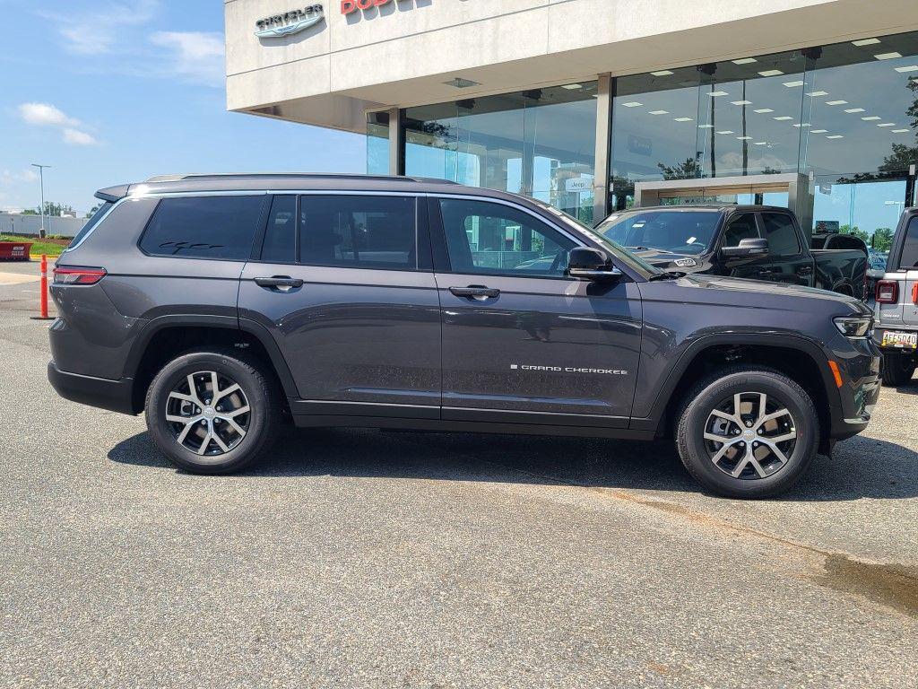 new 2025 Jeep Grand Cherokee L car, priced at $47,055