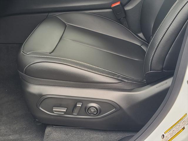 new 2025 Jeep Grand Cherokee car, priced at $43,301
